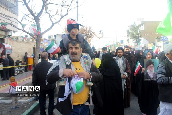 راهپیمایی یوم الله 22 بهمن در قم-1