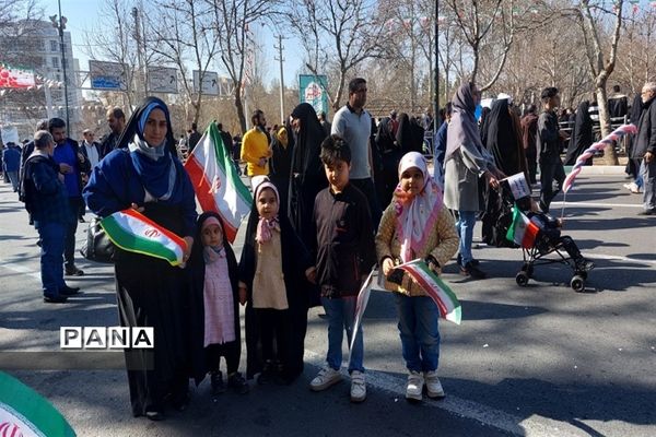 راهپیمایی یوم الله۲۲ بهمن در کرج