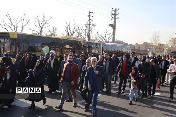 راهپیمایی یوم الله۲۲ بهمن در کرج