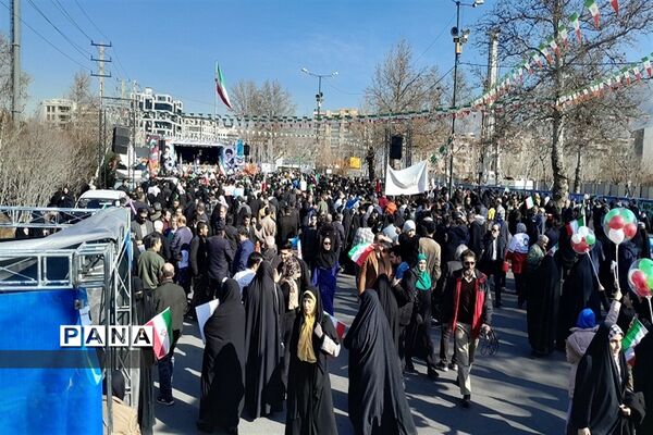 راهپیمایی یوم الله۲۲ بهمن در کرج
