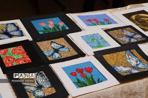 نمایشگاه دست سازه های دانش‌آموزان هنرستان منصوره خلیلی ناحیه یک بهارستان