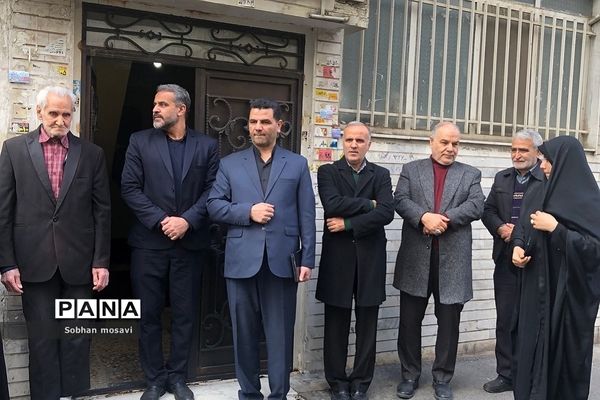 تجلیل از پدر شهیدان علی و محمد سلیمی در ناحیه دو شهرری