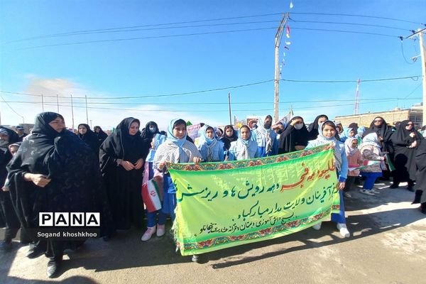 حضور گسترده مردم انقلابی شهر تیتکانلو در راهپیمایی ۲۲ بهمن ماه