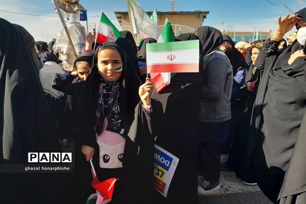 حضور گسترده مردم انقلابی شهر تیتکانلو در راهپیمایی ۲۲ بهمن ماه