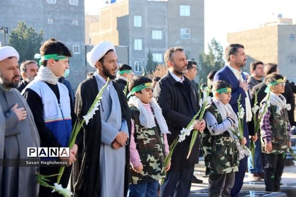 تجدیدمیثاق دانش‌آموزان شهرستان اسلامشهربا شهدا