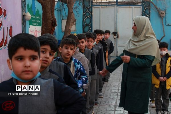 مدرسه نور ایمان در دستان مدیریت انجمن اولیا