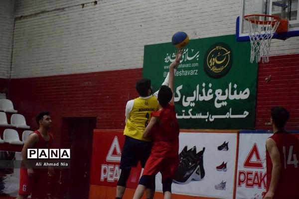 قهرمانی تیم چاپ و نشر نورانی در مسابقات بسکتبال سه نفره جام فجر قم