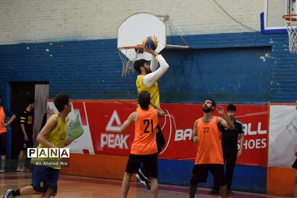 قهرمانی تیم چاپ و نشر نورانی در مسابقات بسکتبال سه نفره جام فجر قم