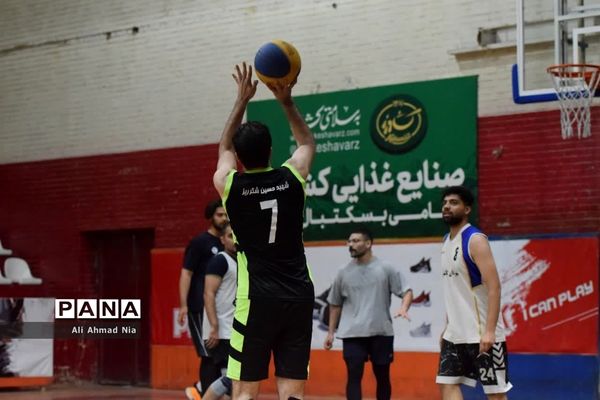 قهرمانی تیم چاپ و نشر نورانی در مسابقات بسکتبال سه نفره جام فجر قم