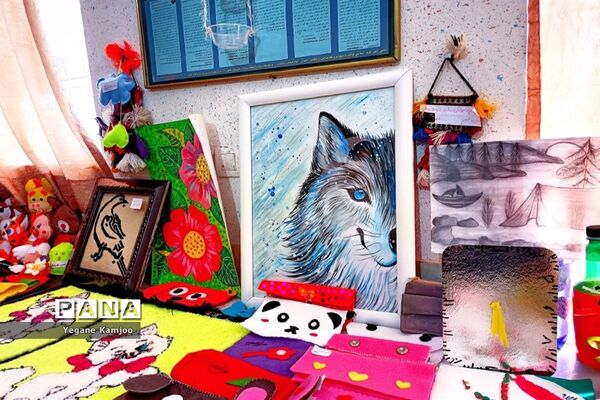 نمایشگاه هنرهای دستی دانش‌آموزان مدرسه فاطمیه