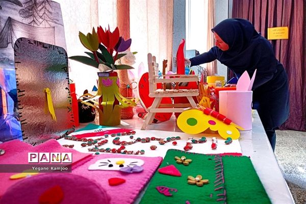 نمایشگاه هنرهای دستی دانش‌آموزان مدرسه فاطمیه