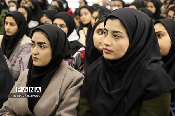 نشست فرماندار با رای اولی های ناحیه یک بهارستان