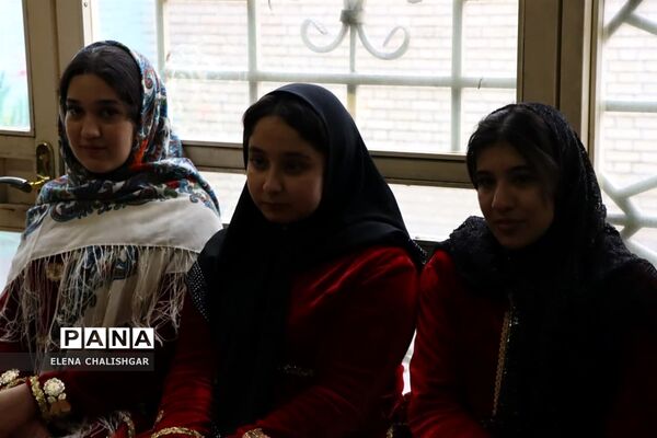 نشست فرماندار با رای اولی های ناحیه یک بهارستان