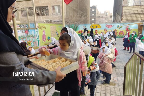 جشن میلاد امام‌حسین(ع) در دبستان سارا شهرستان ملارد