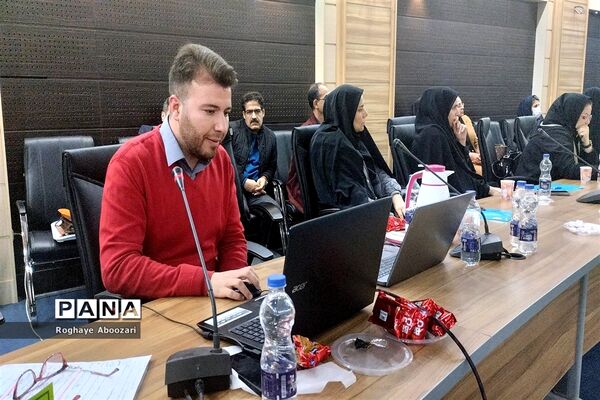 همایش دبیران فیزیک شهرستان‌های استان تهران در فرهنگسرای بعثت