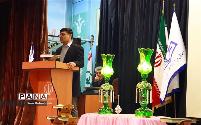 انس با قرآن کلید حل مشکلات جامعه است