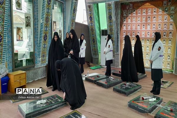 ادای احترام سرپرست دفتر امور زنان و خانواده استانداری مازندران به مقام شامخ شهدا شهرستان نور