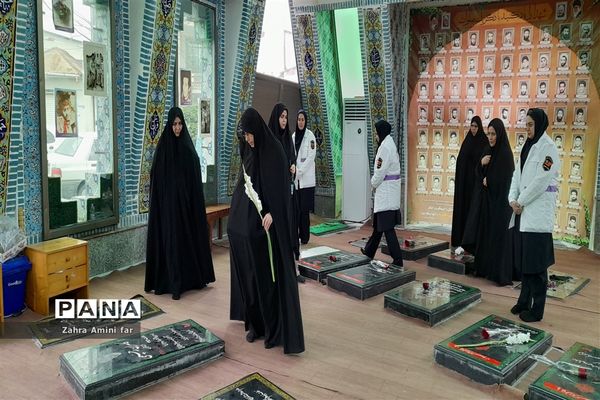 ادای احترام سرپرست دفتر امور زنان و خانواده استانداری مازندران به مقام شامخ شهدا شهرستان نور
