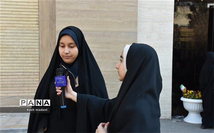دعوت دانش‌آموزان اصفهانی از مردم برای حضور پای صندوق‌های رأی/ فیلم