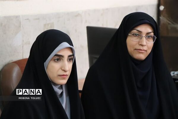 آیین تجلیل از نو مادران در آموزشگاه 12 فروردین ناحیه یک بهارستان