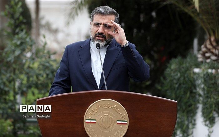 توضیح وزیر فرهنگ و ارشاد درباره اخذ مالیات مطبوعات برای درج آگهی‌ها