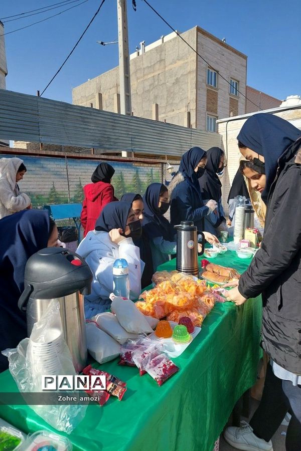 بازارچه کسب و کار دانش‌آموزی در دبیرستان شهید محمدی پور خلیل‌آباد