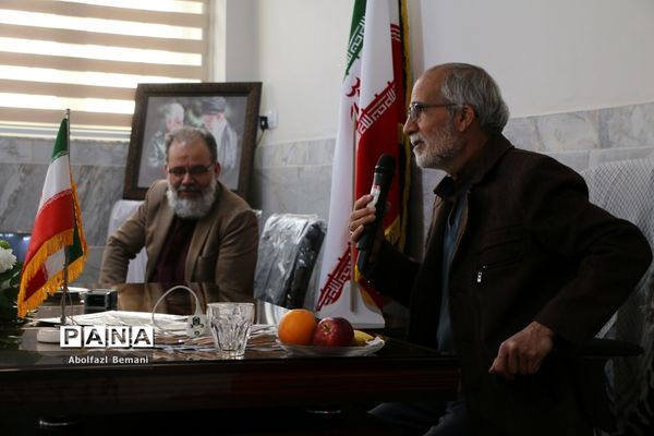 آیین تقدیر از پدران جانباز دانش‌آموزان دبیرستان شاهد نجمیه قم