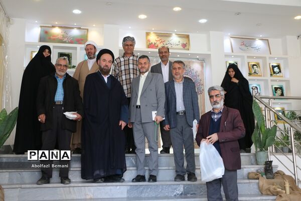 آیین تقدیر از پدران جانباز دانش‌آموزان دبیرستان شاهد نجمیه قم