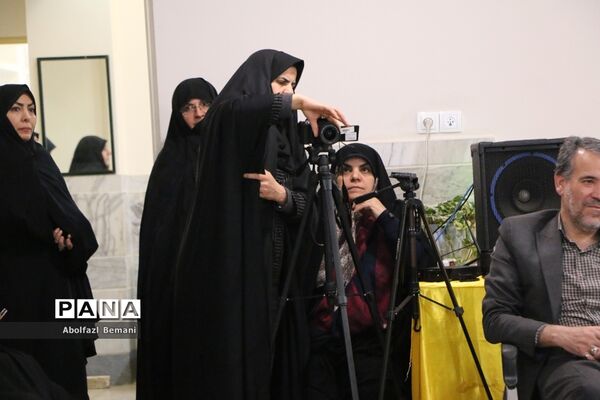 آیین تقدیر از پدران جانباز دانش‌آموزان دبیرستان شاهد نجمیه قم
