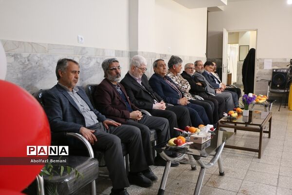 آیین تقدیر از پدران جانباز دانش‌آموزان دبیرستان شاهد نجمیه قم