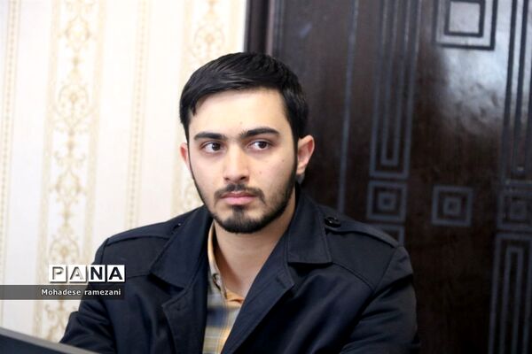 نشست صمیمی اعضای قرارگاه میدان ۱۴ صفر ۲ ناحیه ۶ مشهد با رئیس سازمان دانش آموزی استان