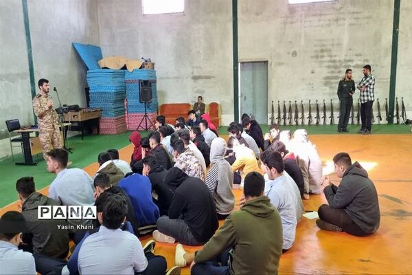 کلاس آموزشی عملی اسلحه‌شناسی در شهرستان‌ عباس‌آباد