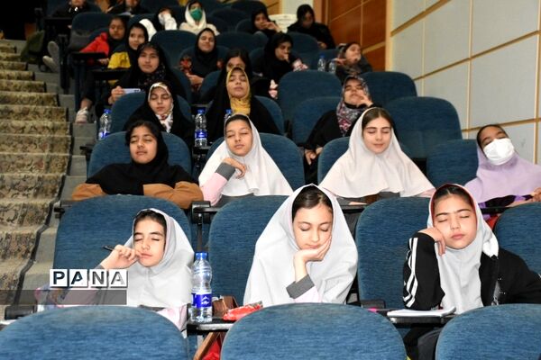 دوره آموزش سواد رسانه و آموزش عکاسی با موبایل در تالار ادب