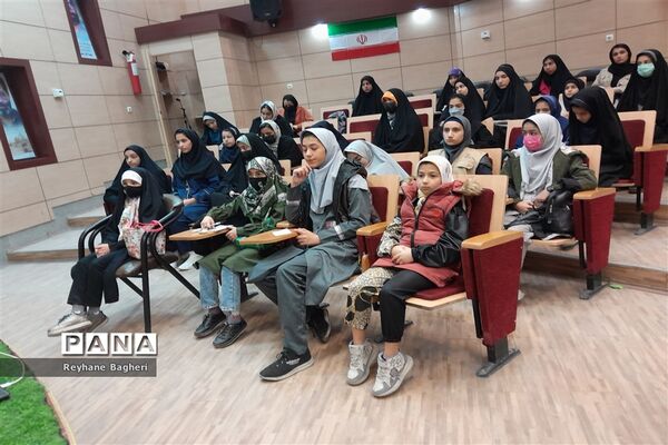 جلسه آموزش مقدماتی خبرنگاری ناحیه 2