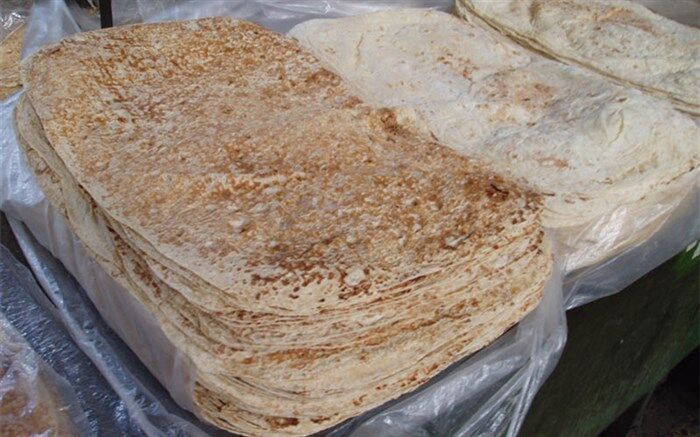 معاون وزیر کشور: خبری از تغییر قیمت نان نیست