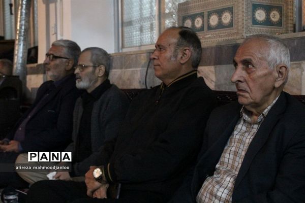 رونمایی از کتاب نگین ۴۴۴ در گلوگاه