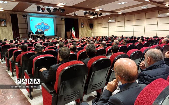 جلسه توجیهی آموزشی عوامل شعب اخذ رای در شهرستان کوهپایه/ فیلم