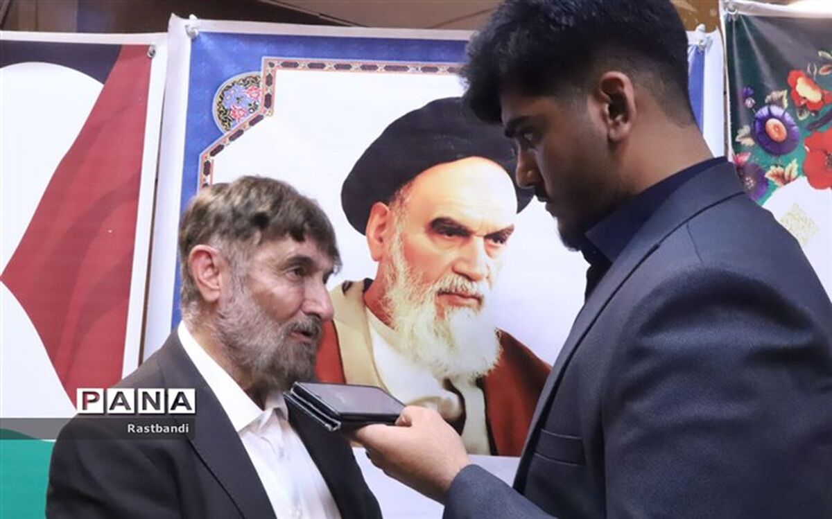 دانش‌آموزان باید واقعیت جهان را همانطور که هست بشناسند