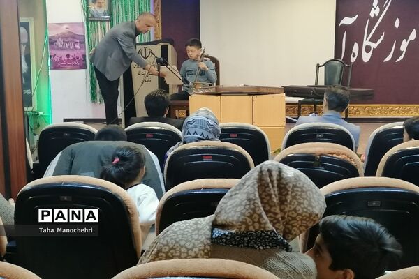 دومین جشنواره موسیقی دختران و پسران در شهرستان پیشوا