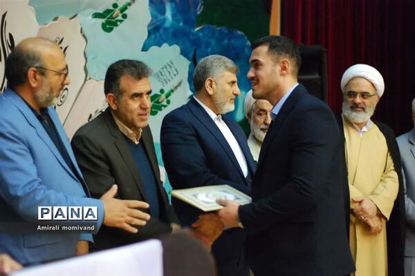 پنجمین اجلاس سراسری نماز دانش‌آموزان در کرمانشاه