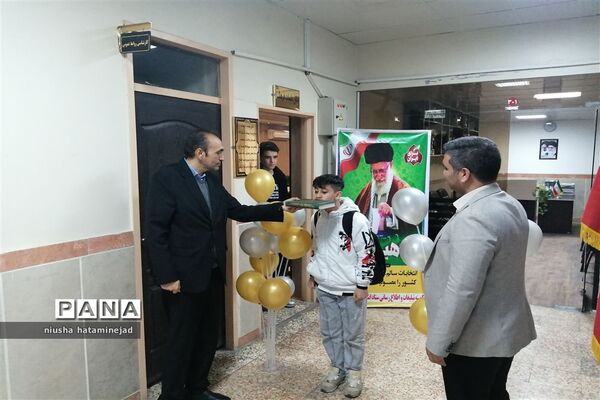 اعزام دانش‌آموزان زیارت اولی بهارستان دو به مشهد مقدس