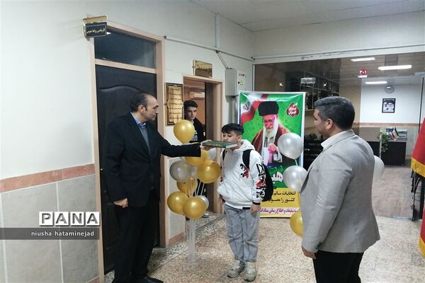 اعزام دانش‌آموزان زیارت اولی بهارستان دو به مشهد مقدس