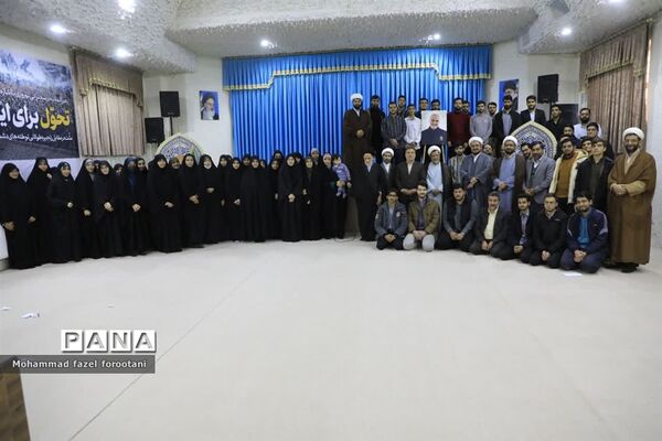 دیدار جمعی از دانشجویان با نماینده ولی فقیه خراسان جنوبی