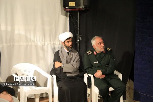 بازدید نماینده ولی فقیه در خراسان جنوبی از نمایشگاه گذری بر تاریخ صد ساله ایران