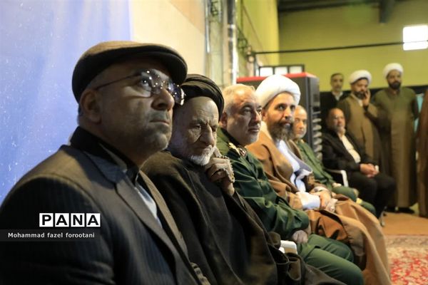 بازدید نماینده ولی فقیه در خراسان جنوبی از نمایشگاه گذری بر تاریخ صد ساله ایران