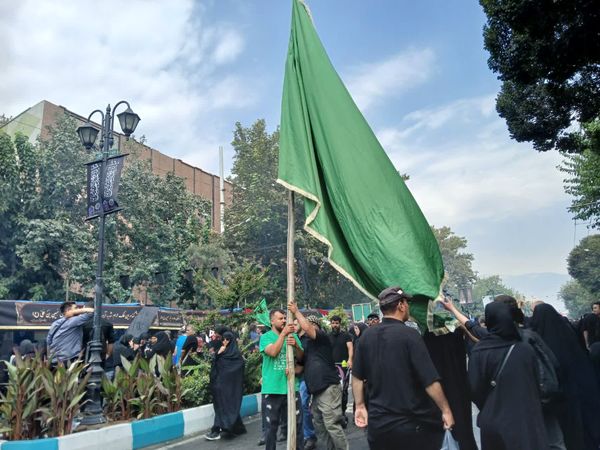 استقبال دلدادگان اباعبدالله الحسین (ع) از پیاده روی جاماندگان اربعین حسینی‌