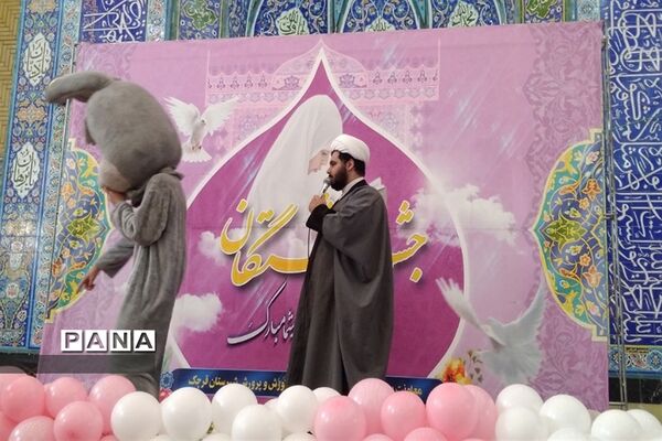 جشن عبادت ۱۰۰۰ نفری دانش‌آموزان دختر شهرستان‌قرچک