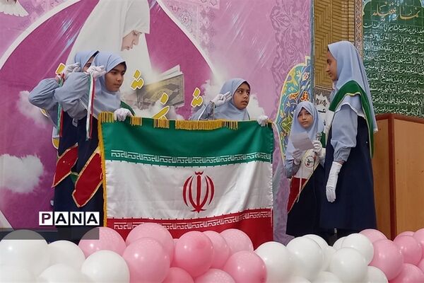 جشن عبادت ۱۰۰۰ نفری دانش‌آموزان دختر شهرستان‌قرچک