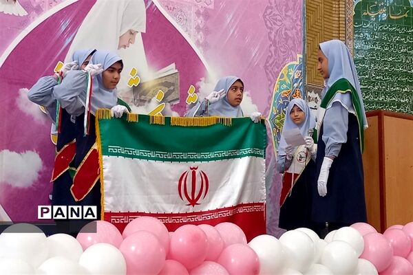 جشن عبادت ۱۰۰۰ نفری دانش‌آموزان دختر شهرستان‌قرچک