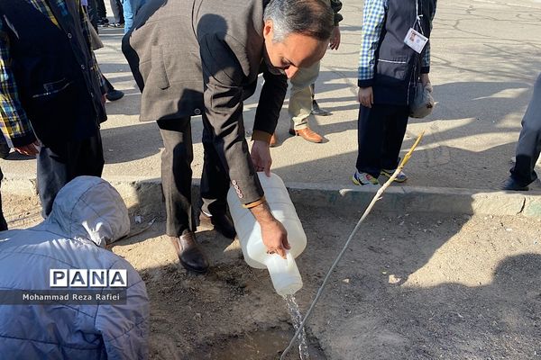مراسم درختکاری در دبستان امام هادی(ع) ناحیه یک شهرری